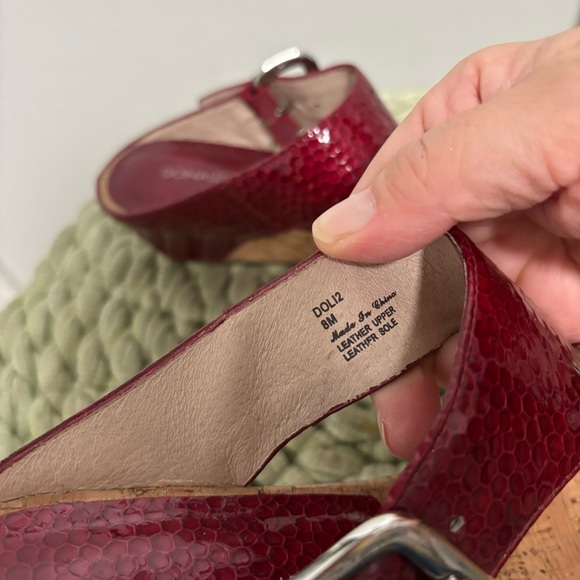 Donald Pliner Dylan Red Patent Leather Slip On Elegant Thong Cork Wedge Sandals - Picture 11 of 13